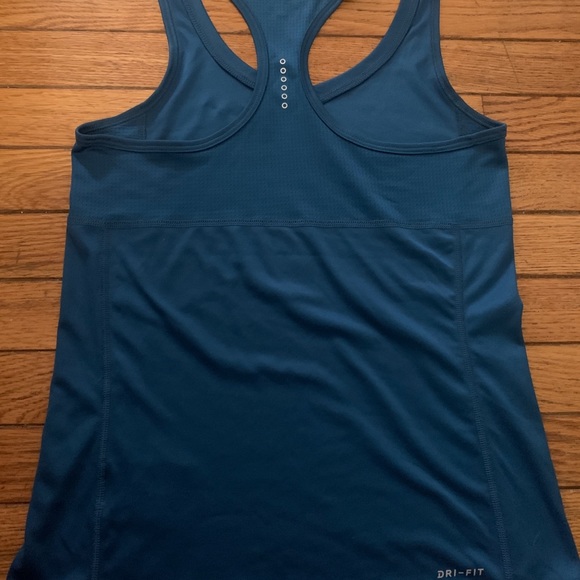 Nike Tank Top - Picture 2 of 3